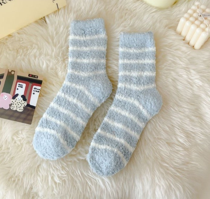 Women's Striped Socks Extra Thick No Hair Shedding Coral Fleece Socks